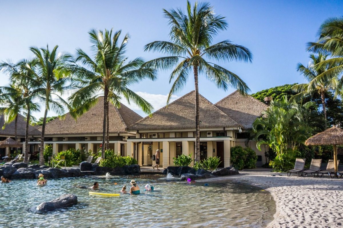 A pool at a hotel that recently had a resort fee, the Hawaii Oahu Marriott Ko Olina. Source: Marriott International.